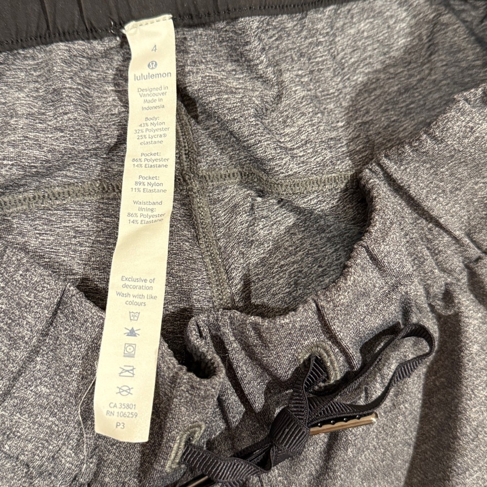 Lululemon Heather gray jogger with black accents - Picture 6 of 7